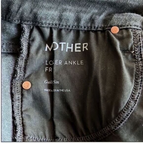 Mother Denim Looker Ankle Fray Crop Jeans in Guilty As Sin - Picture 10 of 11